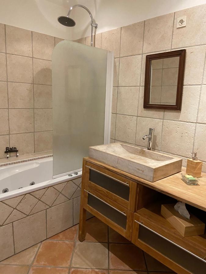 Auberge Gekko Ornaisons Екстериор снимка