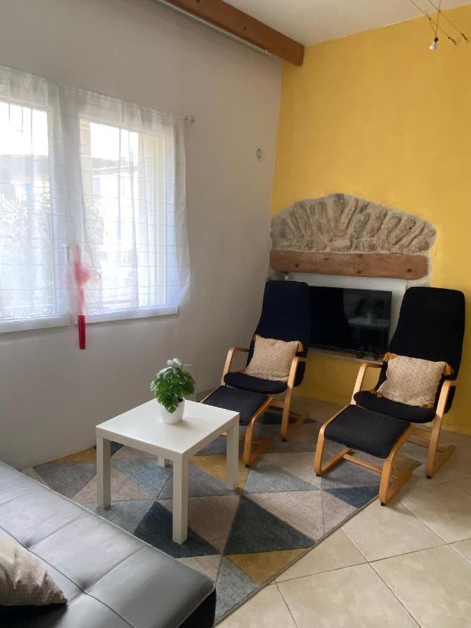 Auberge Gekko Ornaisons Екстериор снимка